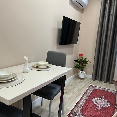 Smart Home , Lovely Apartment In تيرانا المظهر الخارجي الصورة