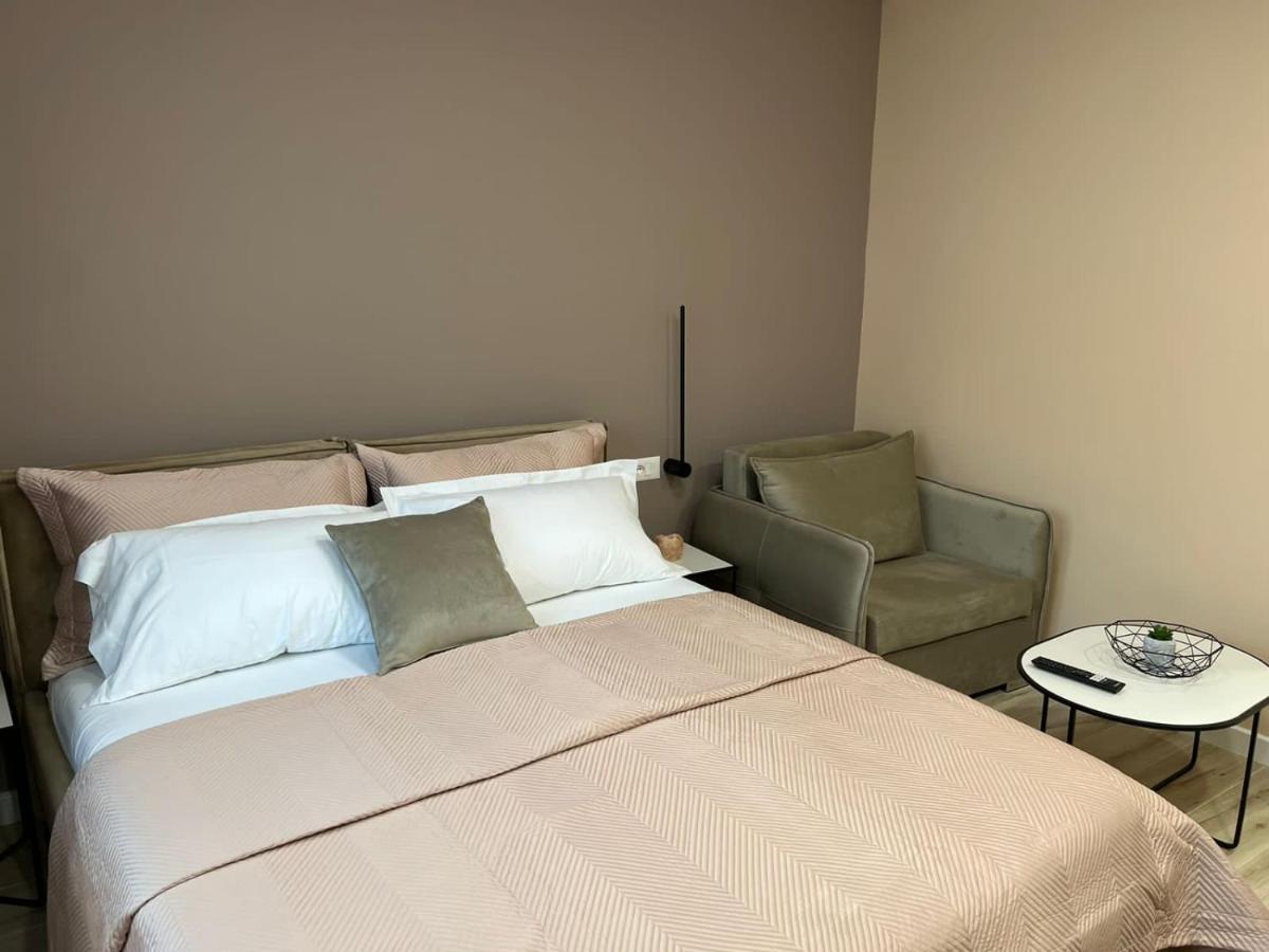 Smart Home , Lovely Apartment In تيرانا المظهر الخارجي الصورة