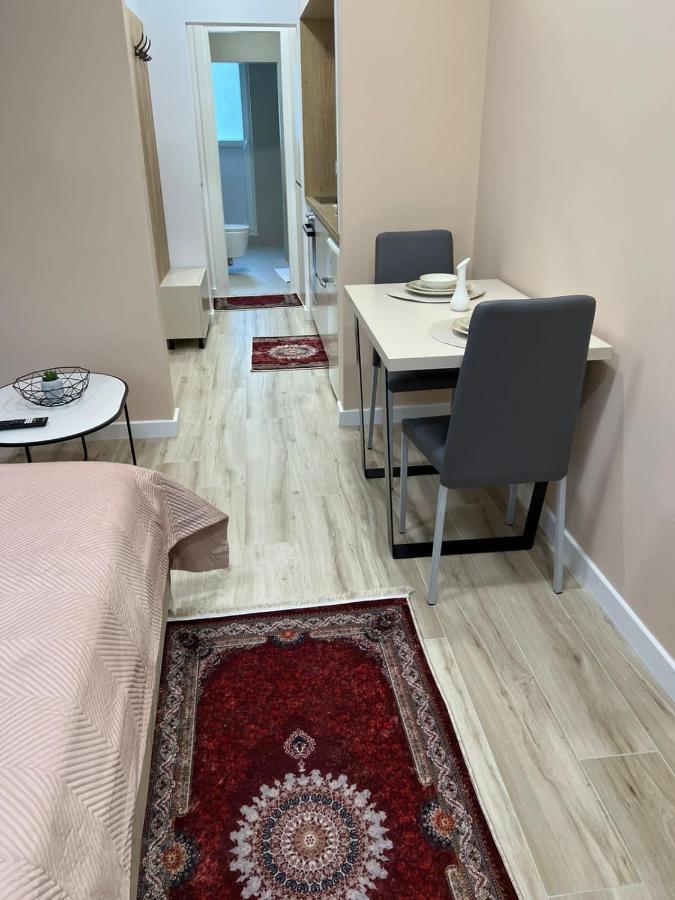 Smart Home , Lovely Apartment In تيرانا المظهر الخارجي الصورة
