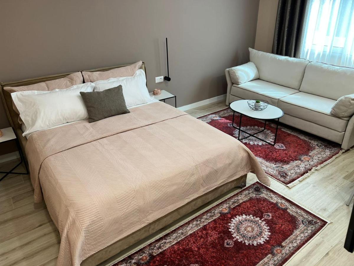 Smart Home , Lovely Apartment In تيرانا المظهر الخارجي الصورة